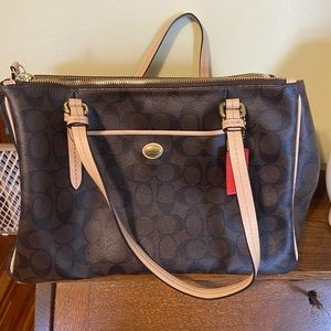 Coach signature purse tote excellent condition